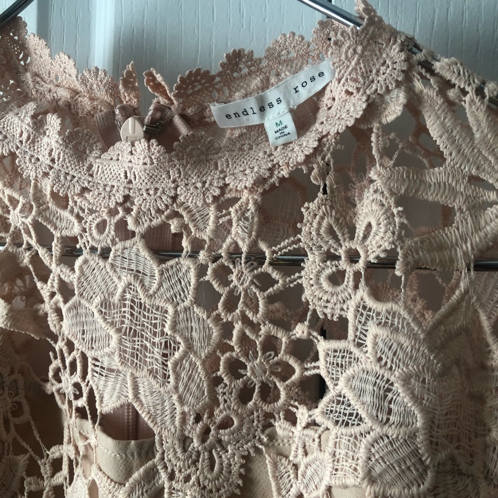 ENDLESS ROSE eyelet dress - Picture 5 of 9
